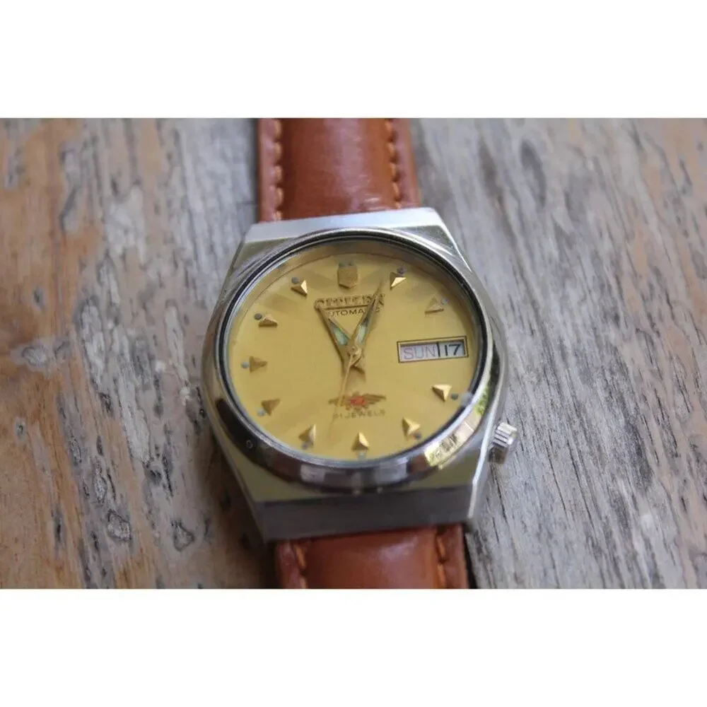 Vintage 1974 Citizen Automatic Mens Silver Watch W/daydate & Gold accents